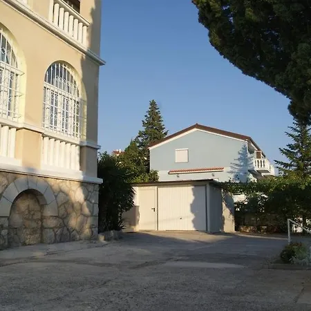 In With Sea View, Balcony, Air Conditioning, Wi-fi Apartman *