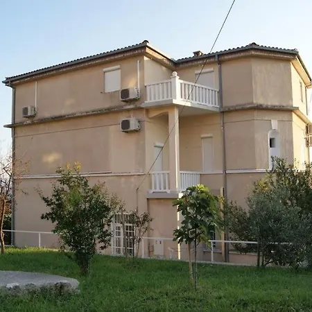 Apartman In With Sea View, Balcony, Air Conditioning, Wi-fi *